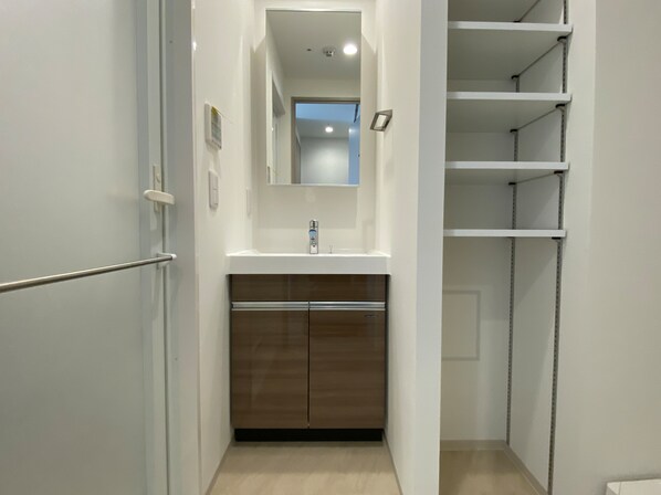 ドゥーエ入谷IIの物件内観写真